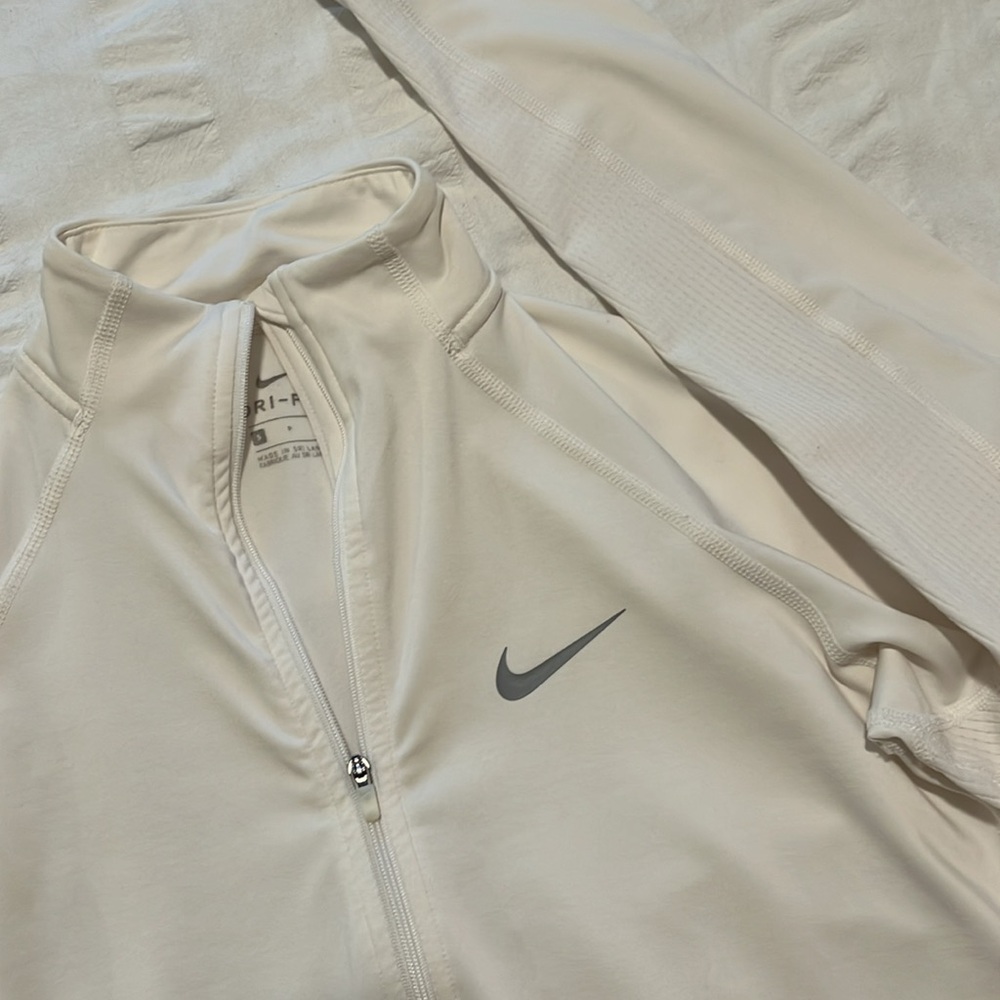 Women’s Nike Pro quarter zip pullover
